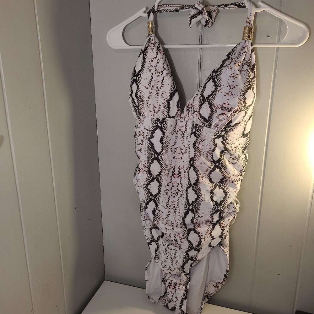 NWOT SNAKE PRINT 1PC SWIMSUIT SIZE XL BRAND UNKOWN